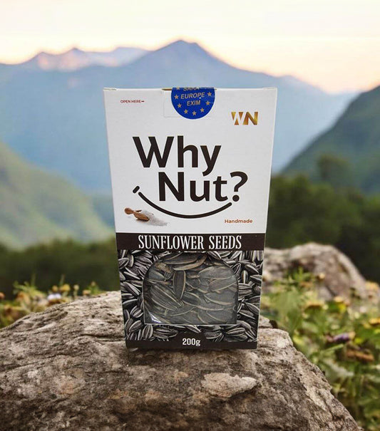 Geröstete und gesalzene Sonnenblumenkerne mit Schale