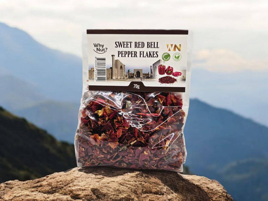 Delicious Söta Röda Paprikaflingor by Nature Pick Market, sun-dried red pepper flakes perfect for adding flavor to pizzas, Mexican dishes, salads, and more.